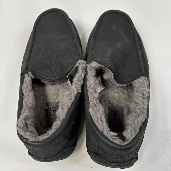 UGG Men’s Slippers Shoes Size 9 Ascot Matte Black 1103889 #1030 main image 12